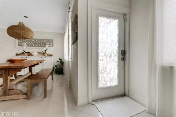Naples, FL 34103,1282 Illinois DR