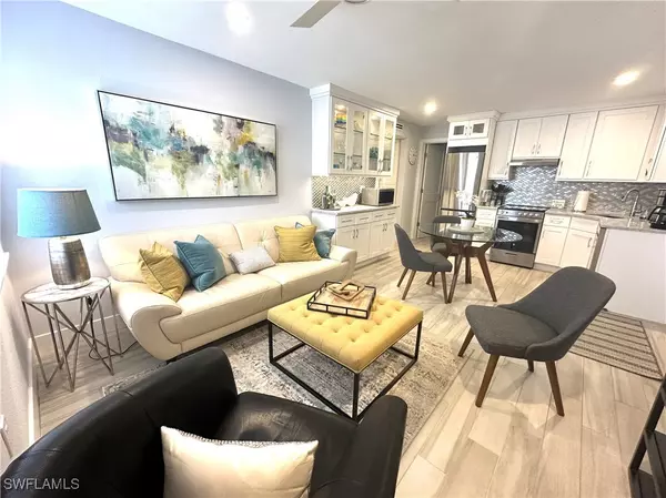 175 5th AVE S #104, Naples, FL 34102