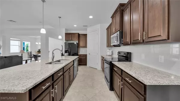 Cape Coral, FL 33909,3123 Amadora CIR