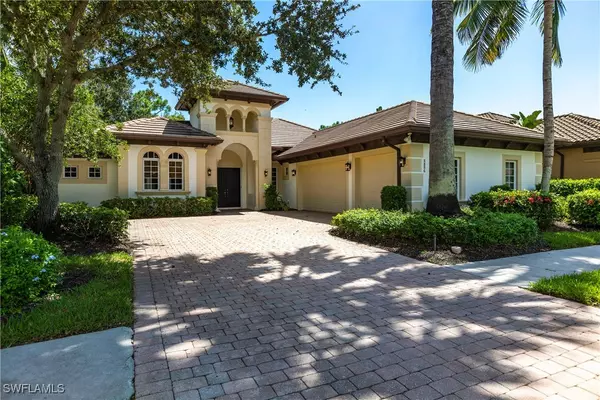 8886 Shenendoah CIR, Naples, FL 34113