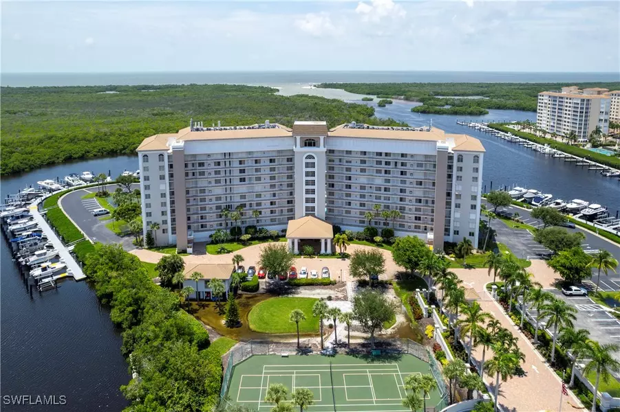 13105 Vanderbilt DR #207, Naples, FL 34110