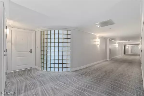 Naples, FL 34103,4751 Gulf Shore BLVD N #1406