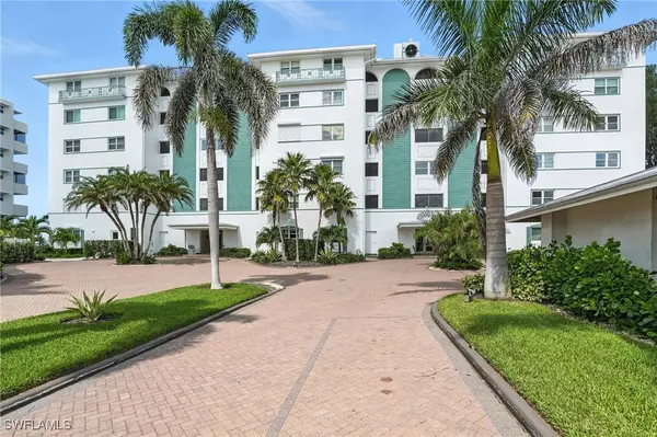 2011 Gulf Shore BLVD N #26, Naples, FL 34102