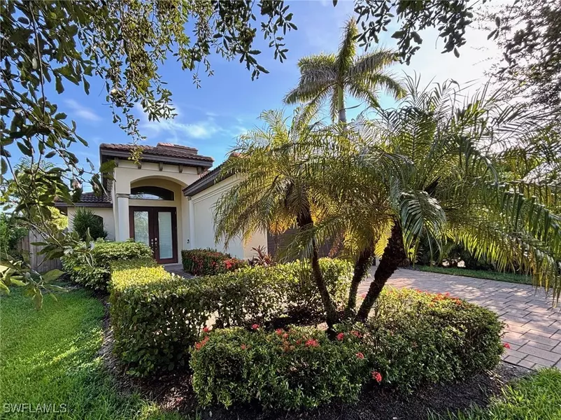 643 106th AVE N, Naples, FL 34108