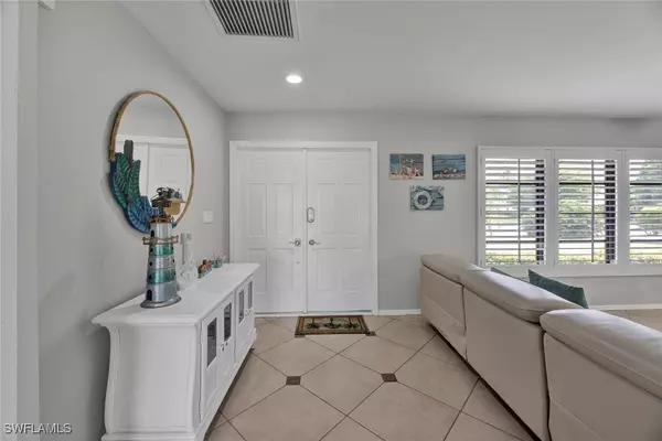 Naples, FL 34112,3055 Round Table CT