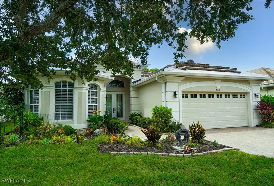 4919 Cerromar Dr, Naples, FL 34112