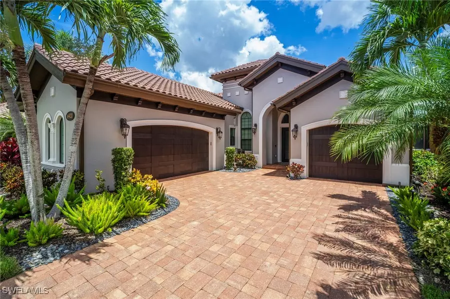 6420 Costa CIR, Naples, FL 34113