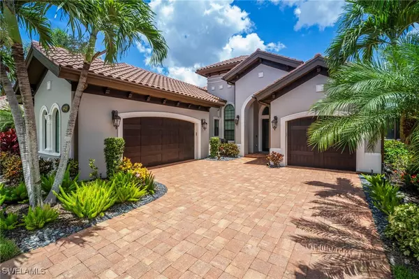 6420 Costa CIR, Naples, FL 34113