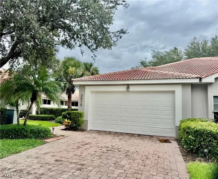 3975 Recreation LN, Naples, FL 34116
