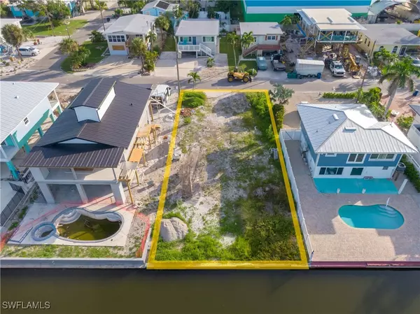 Fort Myers Beach, FL 33931,914 3rd ST