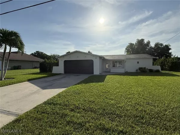 Cape Coral, FL 33990,525 SE 11th CT