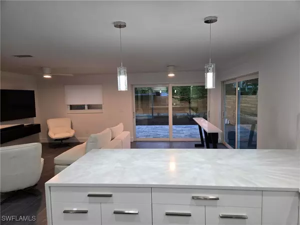 Naples, FL 34108,565 110th AVE N