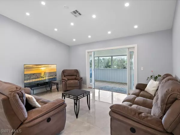 Naples, FL 34120,220 39th AVE NW