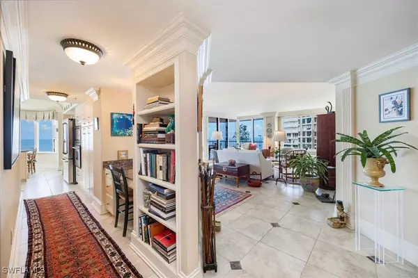 Naples, FL 34103,4251 Gulf Shore BLVD N #17D
