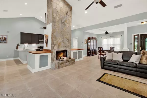 Naples, FL 34116,5980 Painted Leaf LN