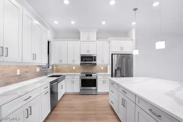Naples, FL 34114,15320 Lucerna ST #202