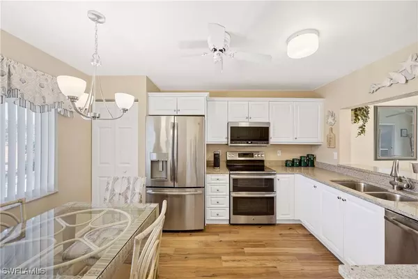 700 Saratoga CIR #B204, Naples, FL 34104
