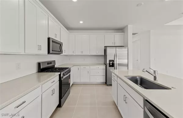 Bonita Springs, FL 34135,25555 Shoreline Gaze DR