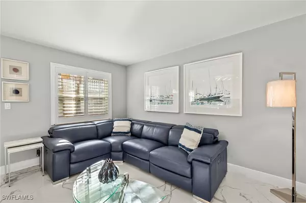 Naples, FL 34102,980 7th AVE S #109