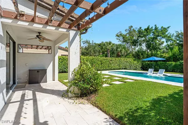Naples, FL 34110,16173 Camden Lakes CIR