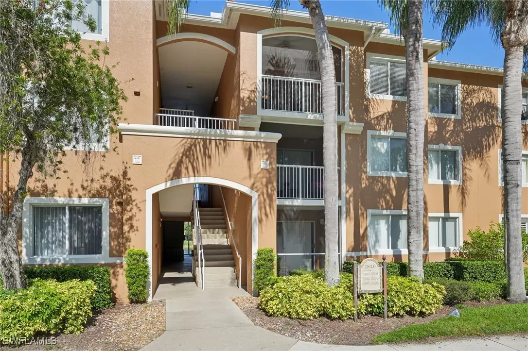Naples, FL 34112,1840 Florida Club CIR #5305