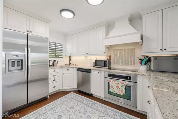 45 High Point CIR S #203, Naples, FL 34103