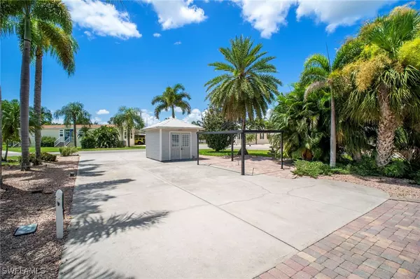 Fort Myers, FL 33905,5990 Maplewood CT