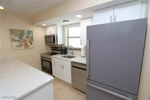 Marco Island, FL 34145,1023 Anglers CV #E502