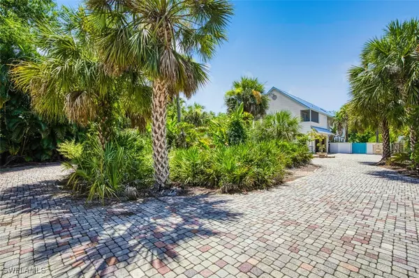 2727 66th ST SW, Naples, FL 34105