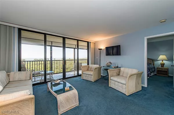 Naples, FL 34108-1761,17 BLUEBILL AVE #1102