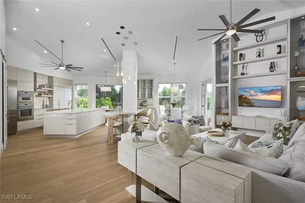 231 Colonade CIR, Naples, FL 34103