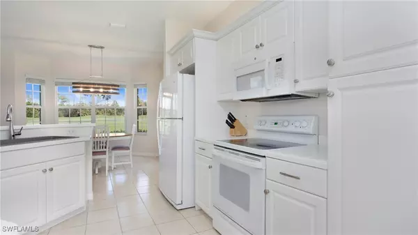 Naples, FL 34110,6025 Pinnacle LN #6-602