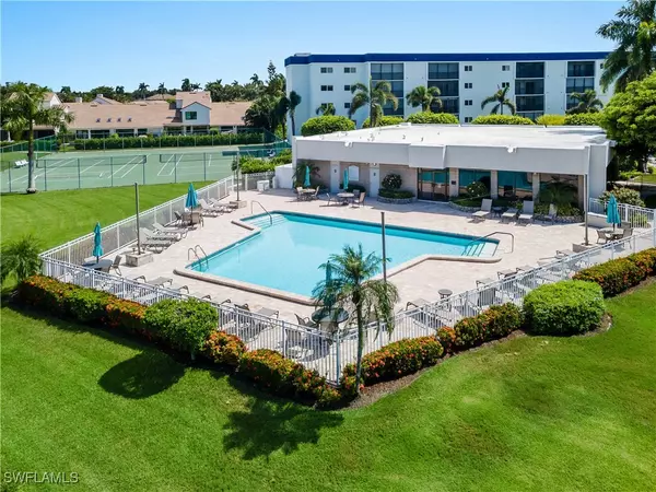 Naples, FL 34103,555 Park Shore DR #B513