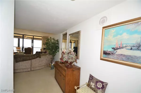 Naples, FL 34108-1744,10951 GULFSHORE DR #504