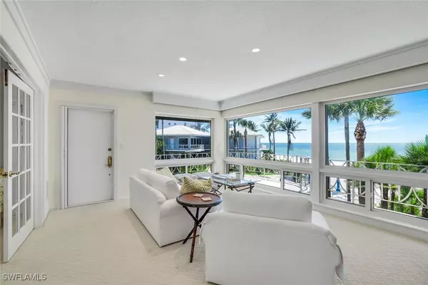 Naples, FL 34102,1851 Gulf Shore Blvd. N. #15
