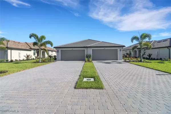 Estero, FL 33928,19596 Hinkley DR