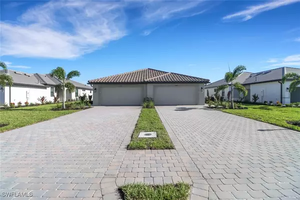Estero, FL 33928,19592 Hinkley DR