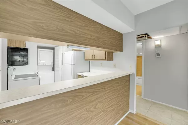 Marco Island, FL 34145,35 GREENBRIER ST #6-102