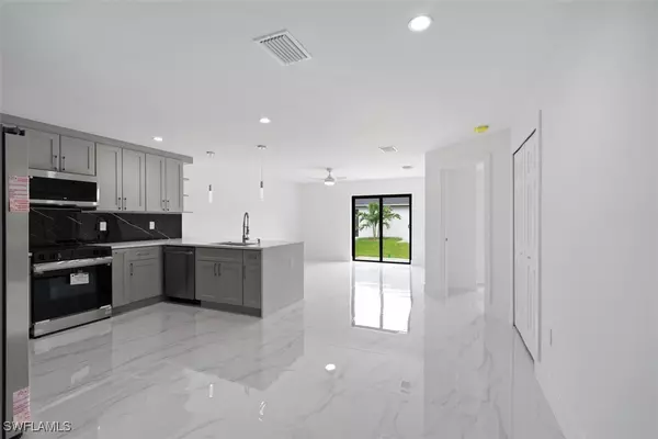 Lehigh Acres, FL 33973,5015 27th ST SW