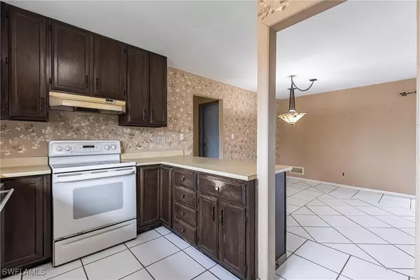 Naples, FL 34116,5449 27th AVE SW