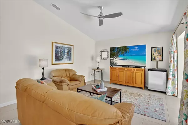 Marco Island, FL 34145,5 Tahiti RD