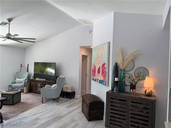 Naples, FL 34117,310 14th ST SE