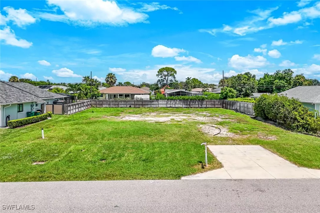 Naples, FL 34108,741 95th AVE N