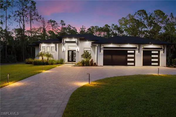 4221 7th AVE NW, Naples, FL 34119