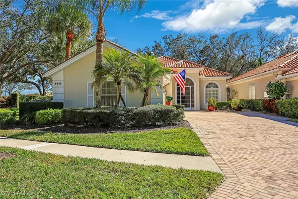 5972 Via Bella CT, Naples, FL 34109