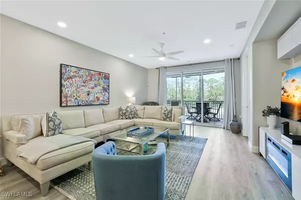 Naples, FL 34112,4883 Hampshire CT #102