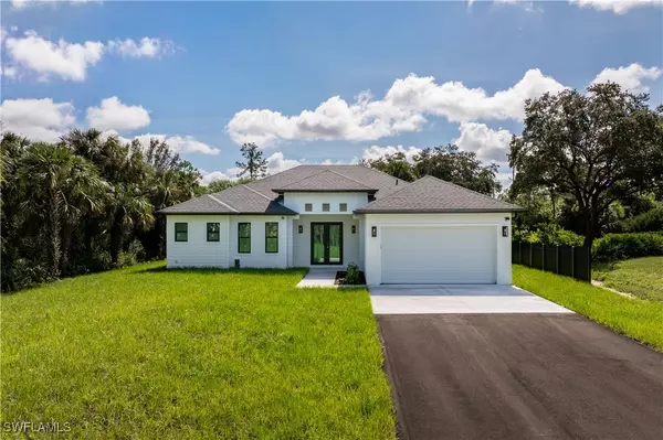 Naples, FL 34117,2132 Desoto BLVD S