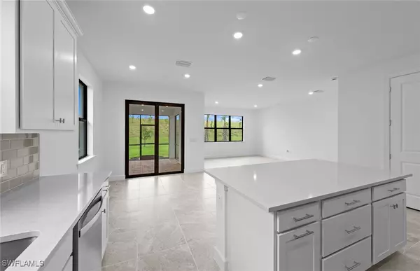 Alva, FL 33920,3861 Passion Vine DR