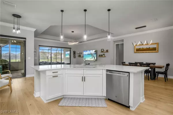 4705 Kensington CIR, Naples, FL 34119