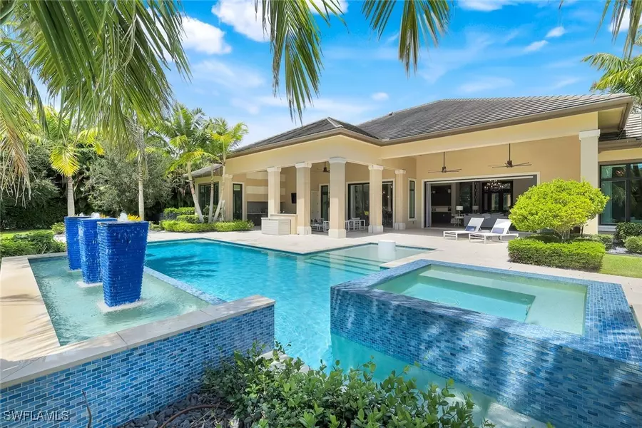 112 Hickory RD, Naples, FL 34108